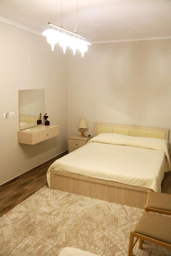 New Bazaar Arben's Apartment Tirana Buitenkant foto